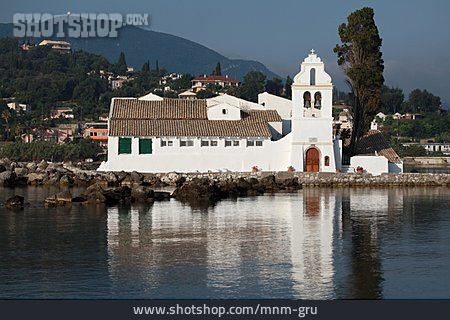 
                Kirche, Korfu, Vlacherna, Pondikonisi                   