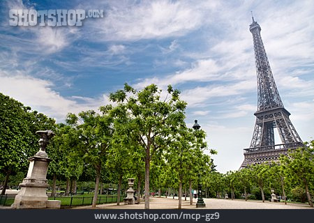 
                Paris, Eiffelturm, Parc Du Champs De Mars                   