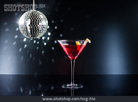 
                Nachtleben, Cocktail, Diskokugel, Cosmopolitan                   