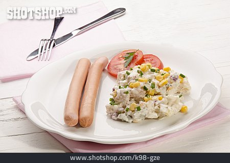 
                Kartoffelsalat, Wiener Würstchen                   
