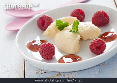 
                Dessert, Vanillemousse                   
