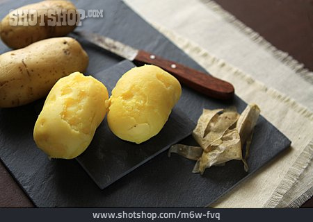 
                Kartoffeln, Pellkartoffeln                   