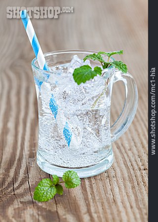 
                Erfrischung, Mineralwasser                   