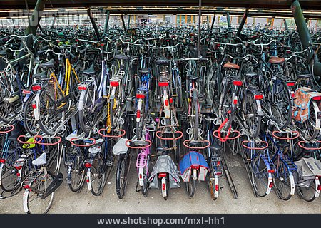 
                Fahrrad, Fahrradstellplatz                   