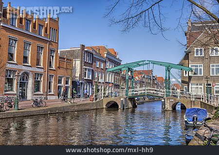 
                Kanal, Leiden, Niederlande                   