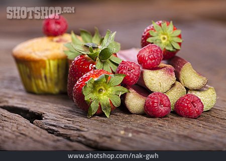 
                Obst, Erdbeeren, Rhabarber                   