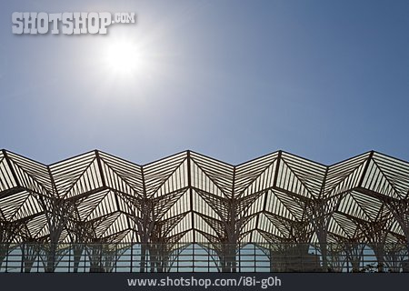 
                Moderne Baukunst, Dach, Sommerlich                   