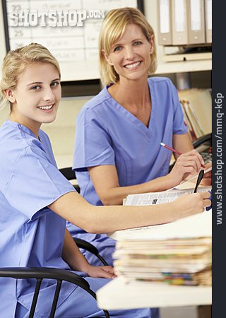 
                Arbeit & Beruf, Gesundheitswesen & Medizin, Krankenschwester                   