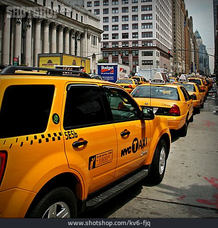 
                Städtisches Leben, Taxi, Straßenverkehr, New York City                   