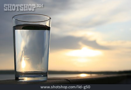 
                Getränk, Wasserglas                   