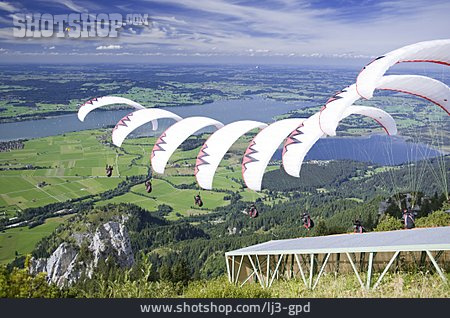 
                Paraglider, Gleitschirm, Serienaufnahme                   