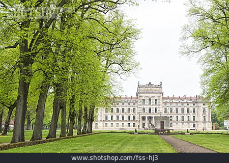 
                Schlosspark, Ludwigslust, Schloss Ludwigslust                   
