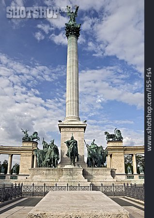 
                Budapest, Heldenplatz, Millenniumsdenkmal                   