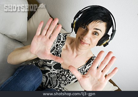 
                Frau, Audio, Musik Hören                   