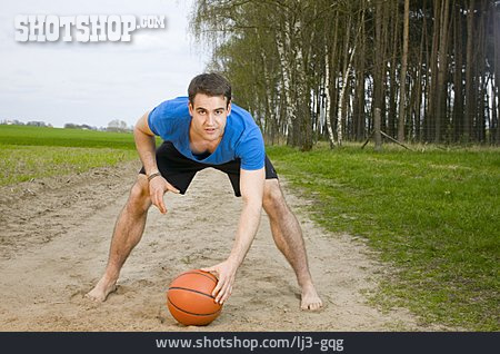 
                Sportler, Ballsport, Basketballspieler                   