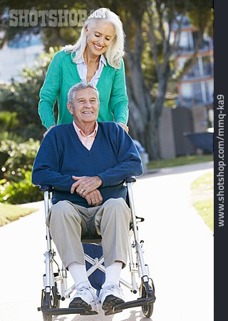 
                Unterstützung, Rehabilitation, Rollstuhlfahrer                   