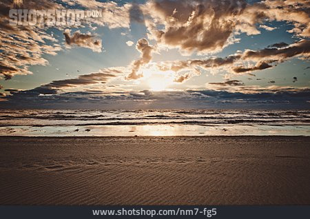 
                Sonnenaufgang, Strand, Korsika                   