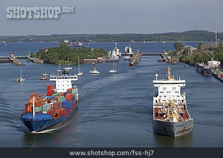 
                Schleswig-holstein, Containerschiff, Holtenau                   