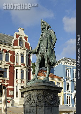 
                Statue, Bronzestatue, Ludvig Holberg                   