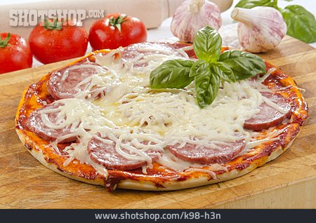 
                Pizza, Salamipizza                   
