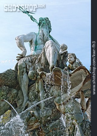 
                Neptun, Neptunbrunnen, Brunnenfigur                   