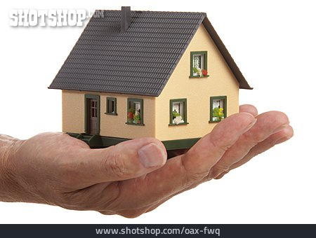 
                Immobilie, Hausbau, Gebäudeversicherung                   