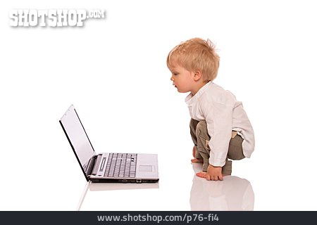 
                Junge, Laptop, Kinderschutz                   