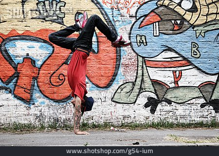 
                Junger Mann, Handstand, Breakdance, Hip-hop                   
