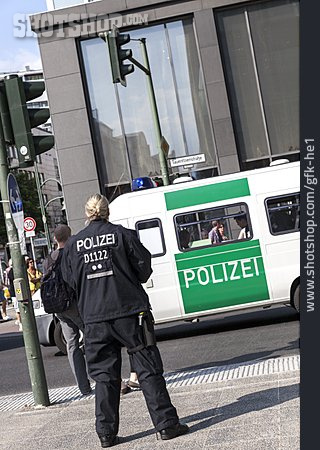 
                Berlin, Polizei, Polizeieinsatz                   