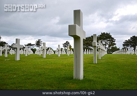 
                Friedhof, Kreuz, D-day                   