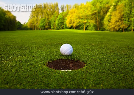 
                Golf, Einlochen, Golfball                   
