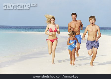 
                Strand, Familie, Strandurlaub                   