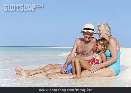 
                Urlaub, Großeltern, Enkelin                   