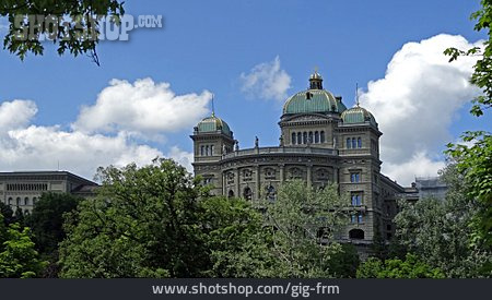 
                Bundeshaus                   