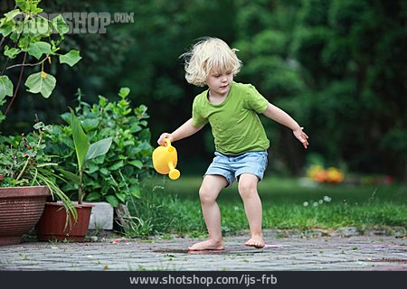 
                Kind, Garten, Spielen                   