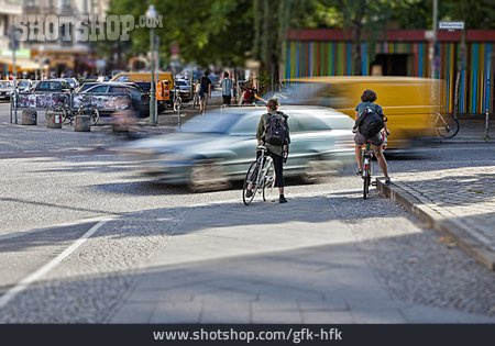 
                Fahrradfahrer, Straßenverkehr                   