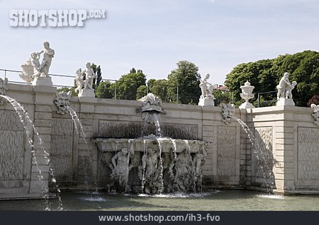 
                Brunnen, Belvedere, Schloss Belvedere                   