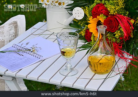 
                Tisch, Dekoration, Blumenstrauß, Landhausstil                   