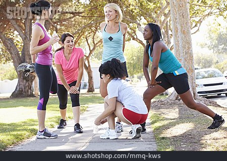 
                Sport & Fitness, Jogging, Dehnen, Sportgruppe                   