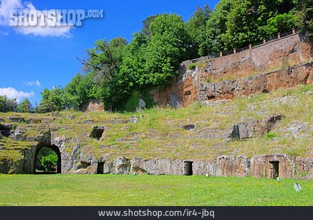 
                Amphitheater, Sutri                   