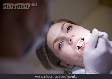 
                Untersuchung, Zahnarzt, Zahnarztbesuch, Patientin                   