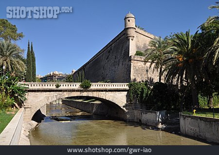 
                Stadtmauer, Palma De Mallorca, Sa Riera                   