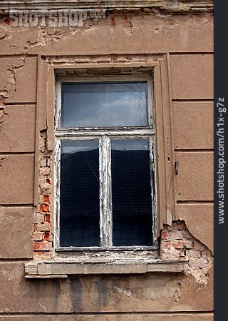 
                Fenster, Verfallen, Runtergekommen                   