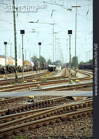 
                Schienenverkehr, Bahnhof, Gleis                   