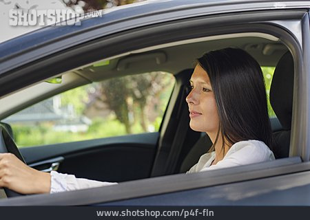 
                Junge Frau, Auto, Autofahrerin                   