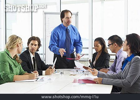 
                Teamarbeit, Meeting, Büroangestellte                   