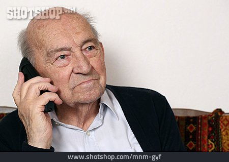 
                Rentner, Senior, Telefonieren                   
