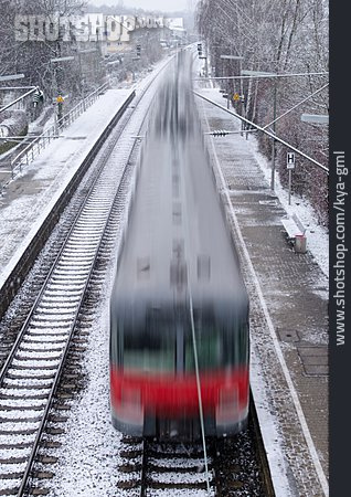 
                Bewegungsunschärfe, Winter, Bahn                   