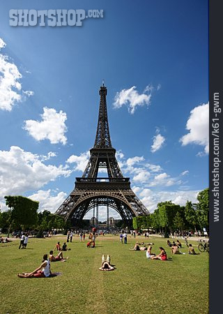 
                Eiffelturm, Parc Du Champs De Mars                   