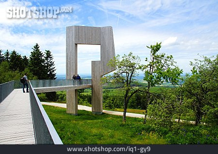 
                Aussichtspunkt, Aussichtsplattform, Holzskulptur, Windklang                   